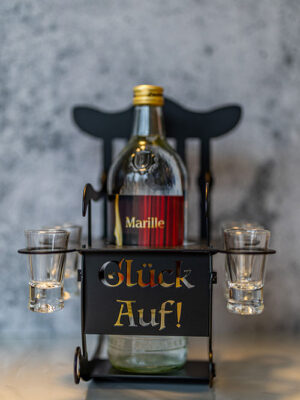 Schaukelstuhl Schnaps